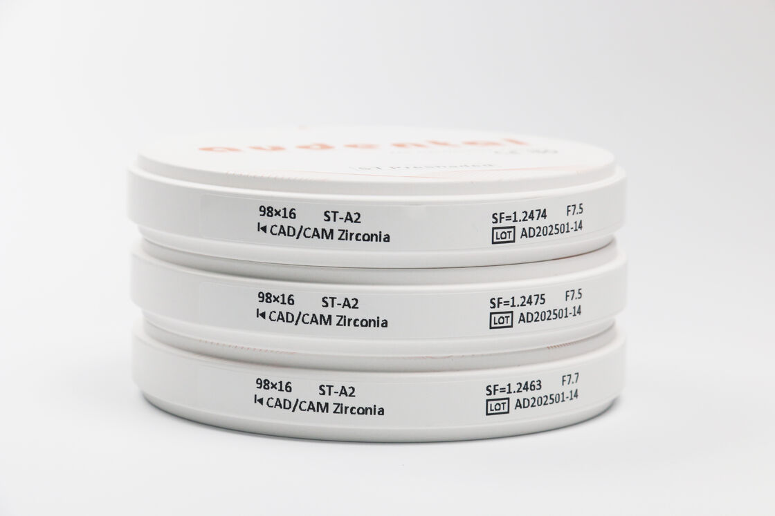 Προ-σκιασμένο μπλοκ ζιρκονίας που προσφέρει αποδεδειγμένη βιοσυμβατότητα και συμμόρφωση με τις απαιτήσεις ιατροτεχνολογικών προϊόντων για ασφαλή οδοντιατρική χρήση